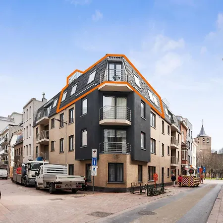 Beautiful Duplex Near Shopping Street *