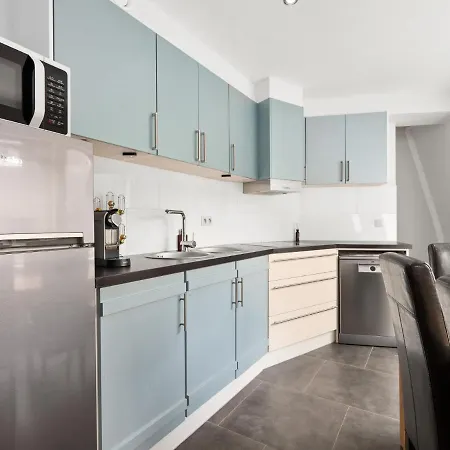 Beautiful Duplex Near Shopping Street 아파트 블랑켄베르크