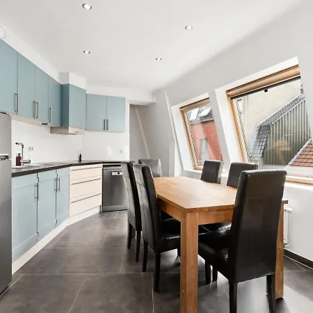 Beautiful Duplex Near Shopping Street 아파트 블랑켄베르크