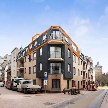 Beautiful Duplex Near Shopping Street