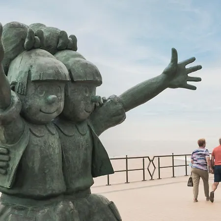 Beautiful Duplex Near Shopping Street *