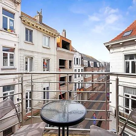 Beautiful Duplex Near Shopping Street Appartamento *